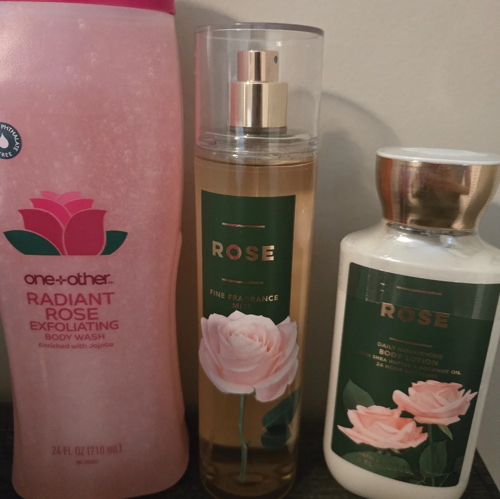 Rose Body Care Set - Picture 2 of 5